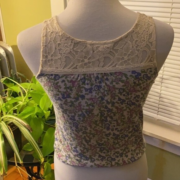Floral Spring Top - Picture 6 of 9